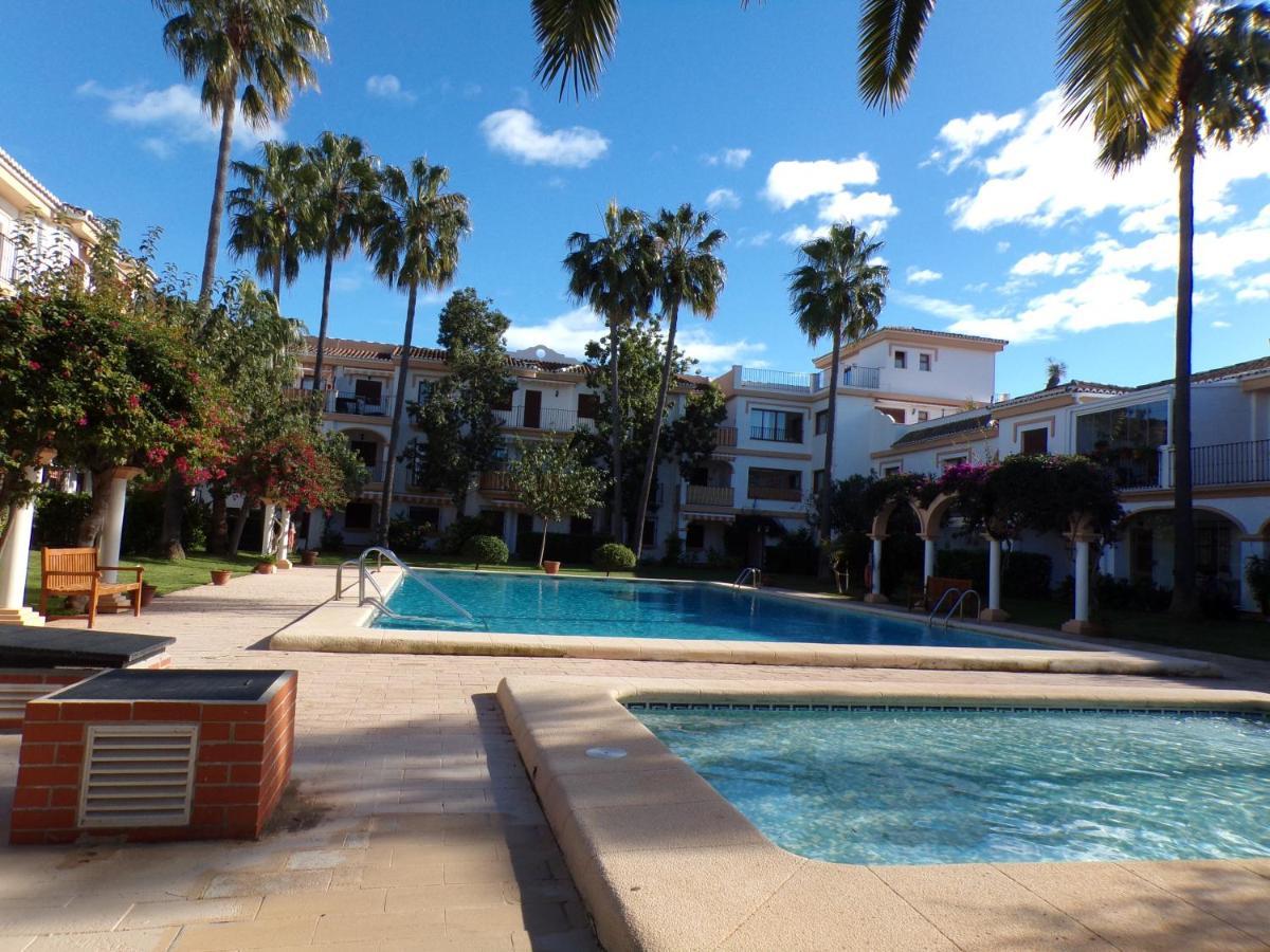 Planta Baja Con Porche Y Piscina, Cerca Del Mar Appartement Dénia Buitenkant foto